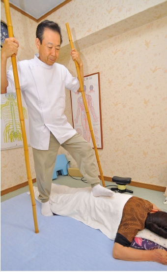 あしぎ 足技 足踵足圧式